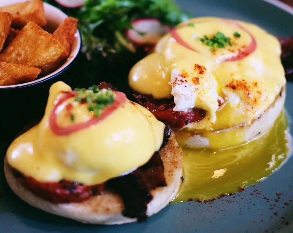 10 Pilihan Eggs Benedict di Jakarta untuk Sarapanmu