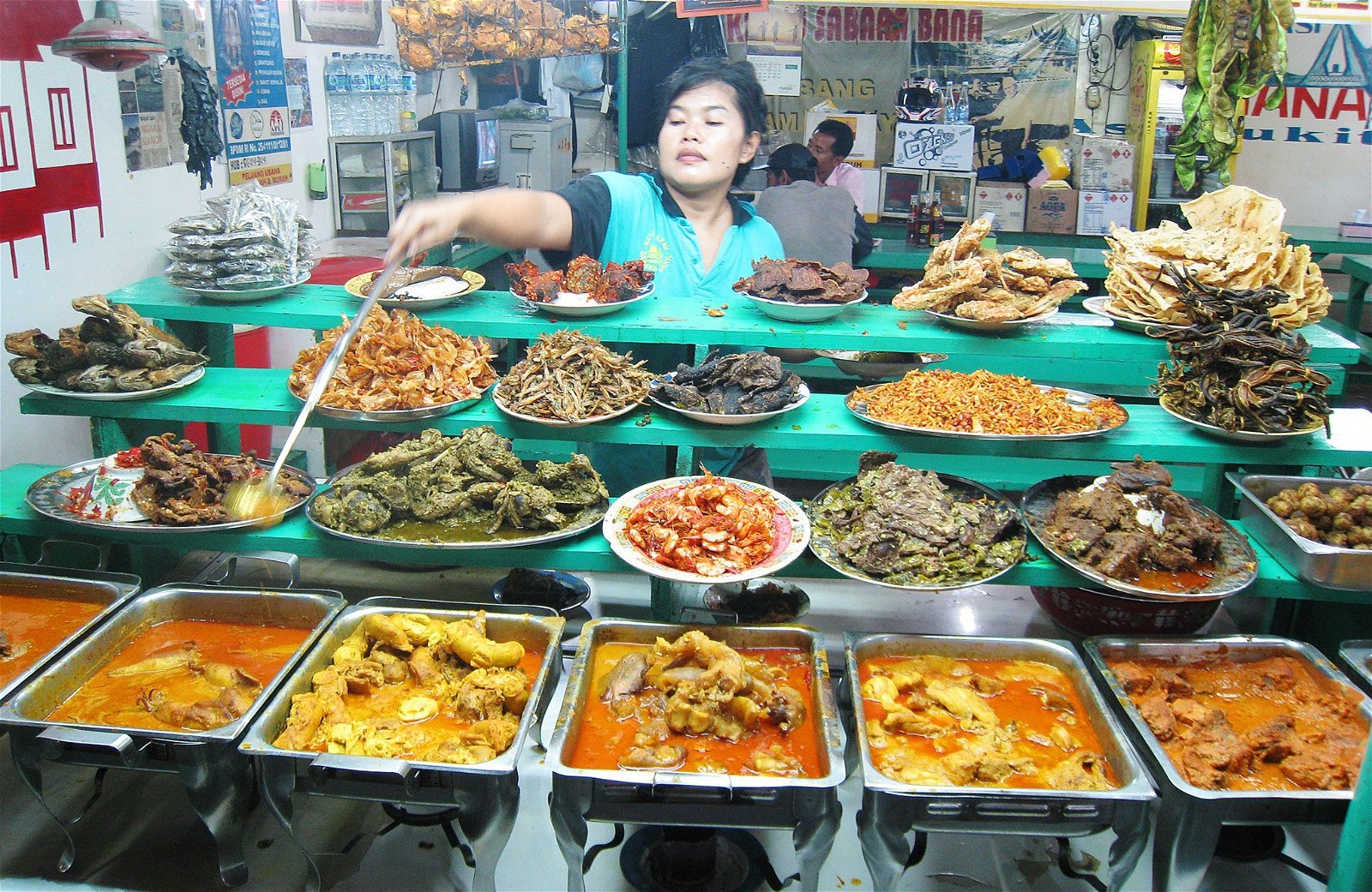 10 Rumah Makan Padang Sekitaran Blok M, Lamak Bana!