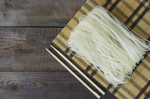 Sama-Sama Lezat, Ini lho Bedanya Bihun dan Soun