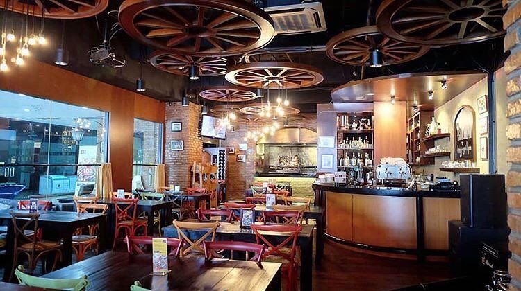 7 Restoran Romantis di Kemang Buat Pacaran