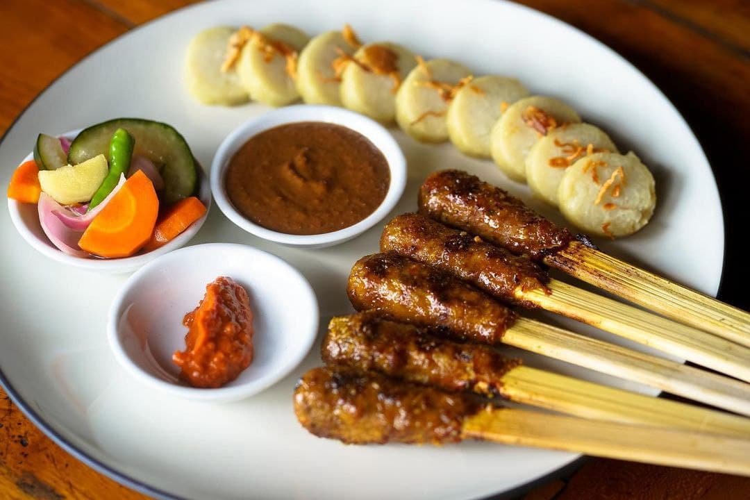 10 Sate Lilit Enak di Bali yang Aromanya Khas Banget