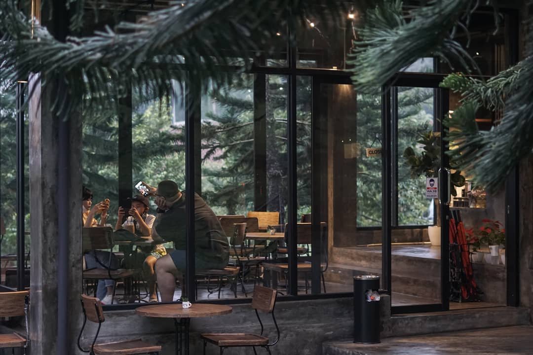 10 Tempat Ngopi di Bogor dengan View Alam yang Cantik